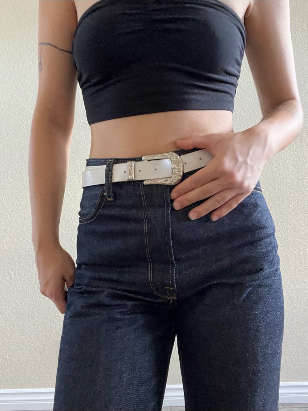 Vintage 80s White Western Leather Belt with Silver horseshoe Buckle